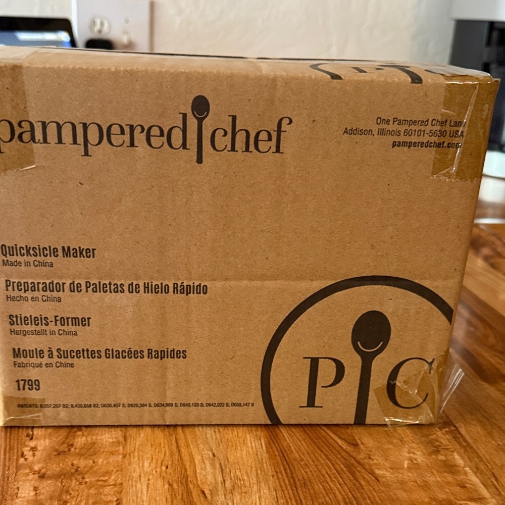 Pampered Chef QuickSicle Maker in Brown Box